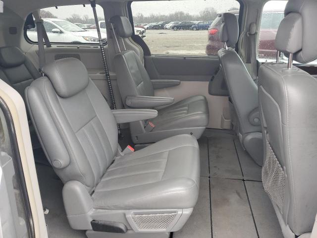 Chrysler Minivan Touring Image 8