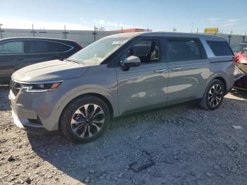  Salvage Kia Carnival