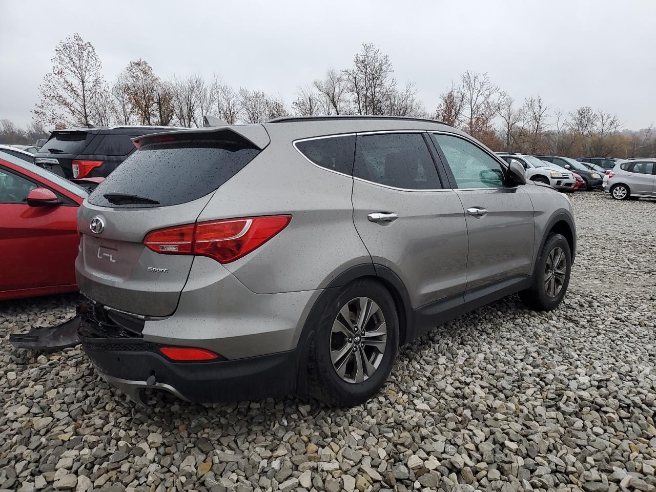 Hyundai SANTA FE Image 2