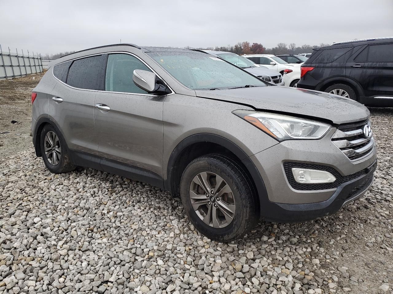 Hyundai SANTA FE Image 4