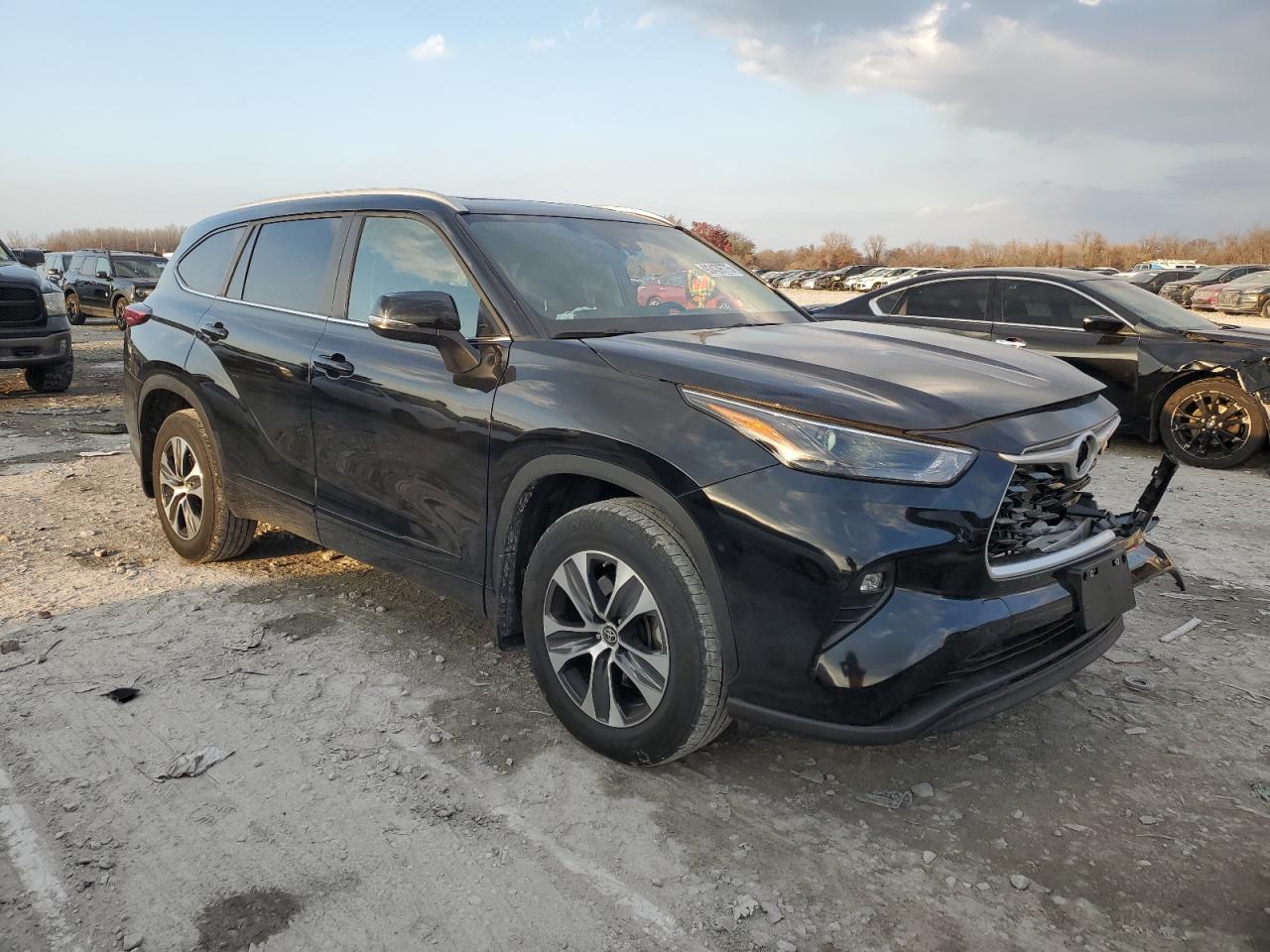 Toyota Highlander L Image 3