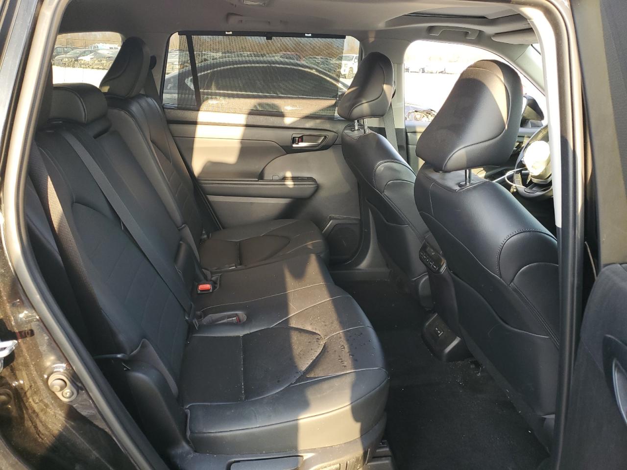 Toyota Highlander L Image 12