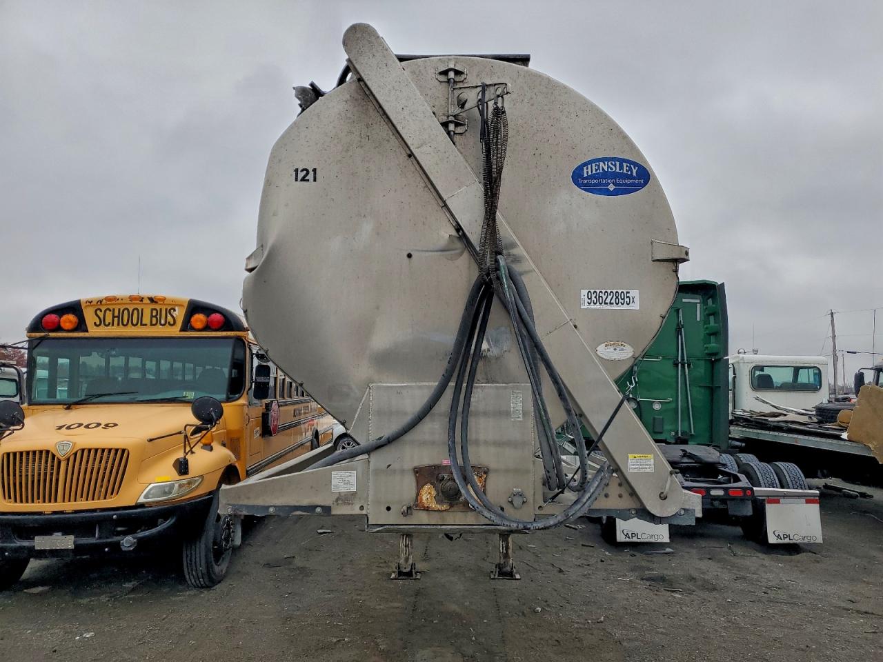 Hensley Trailer Image 6