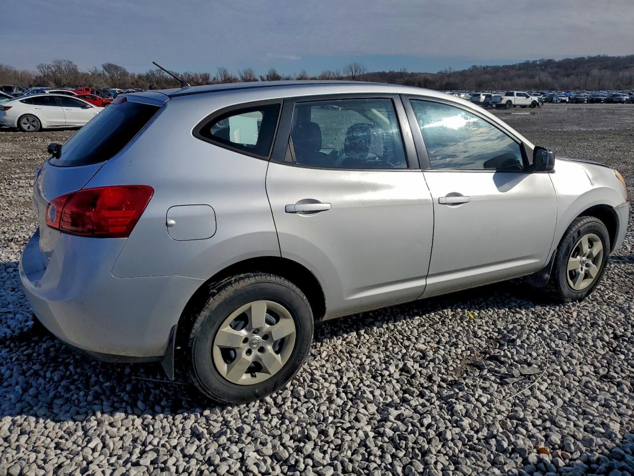 Nissan Rogue S Image 4