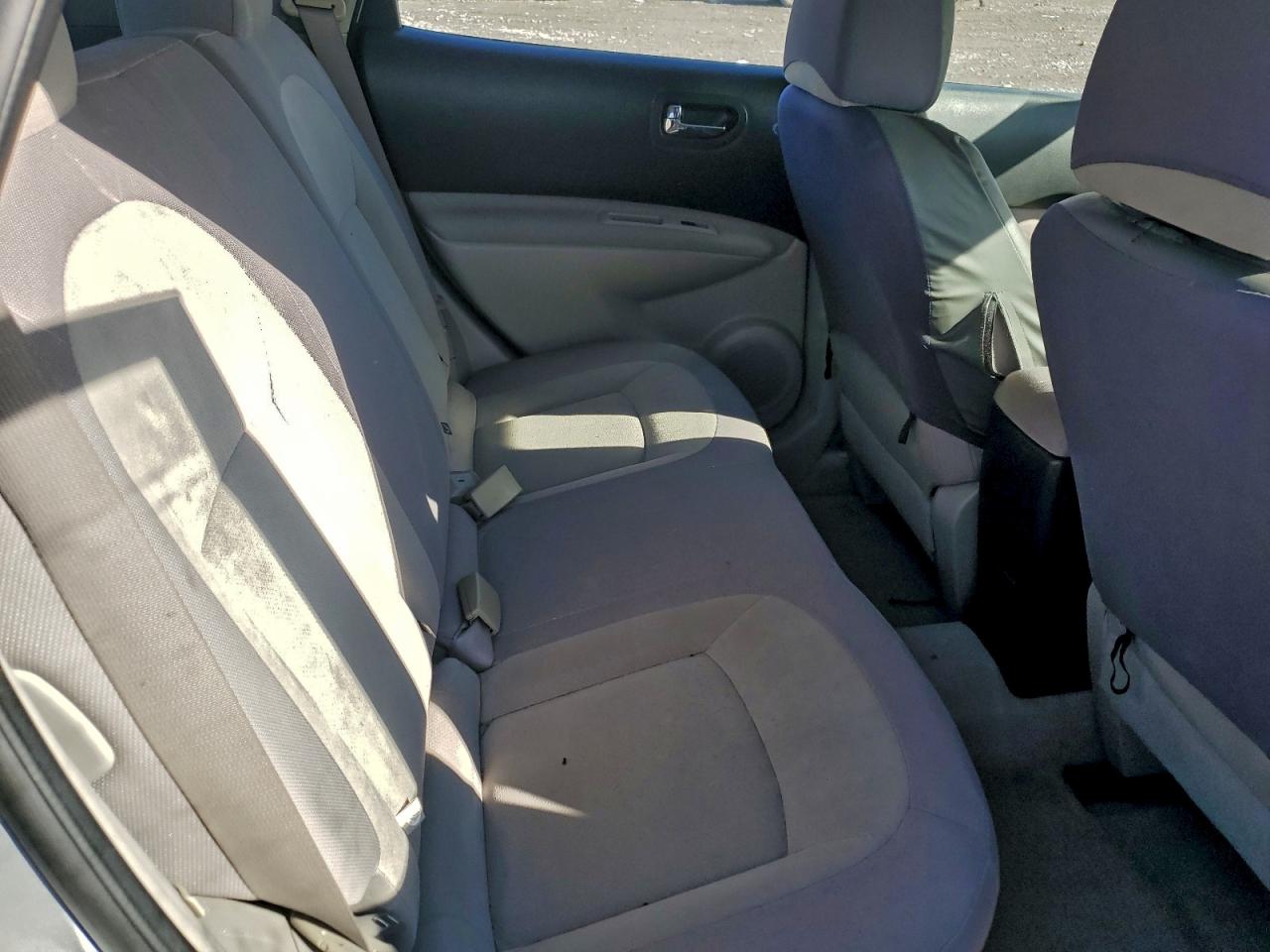 Nissan Rogue S Image 7