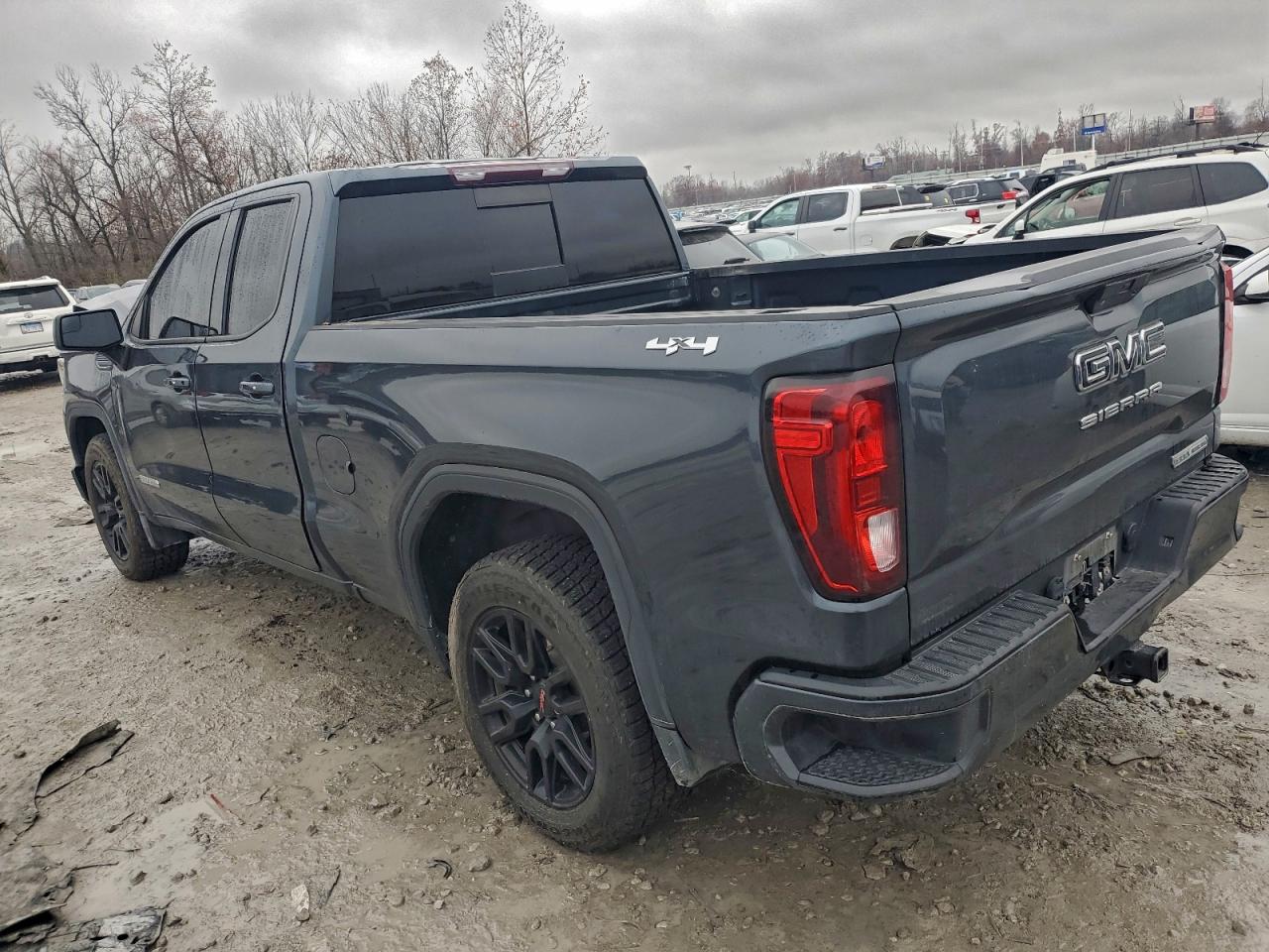 GMC Sierra K1500 Elevation Image 3