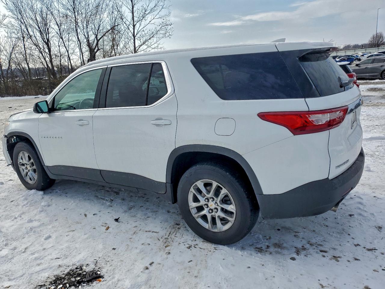 Chevrolet Traverse Ls Image 2