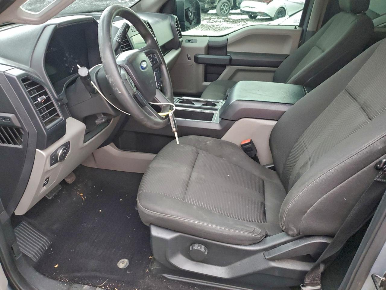 Ford F-150 Supercrew Image 12