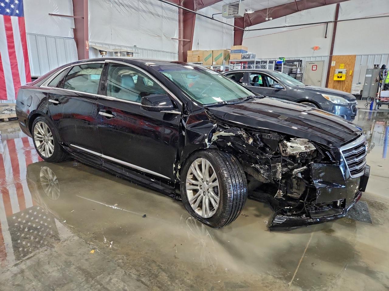 Cadillac XTS Luxury Image 3