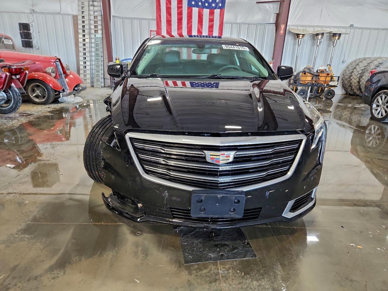 Cadillac XTS Luxury Image 4