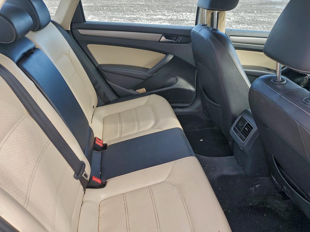 Volkswagen Passat Se Image 4