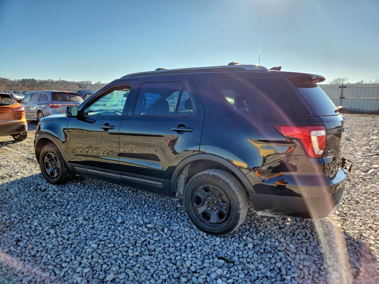 Ford Explorer Xlt Image 3