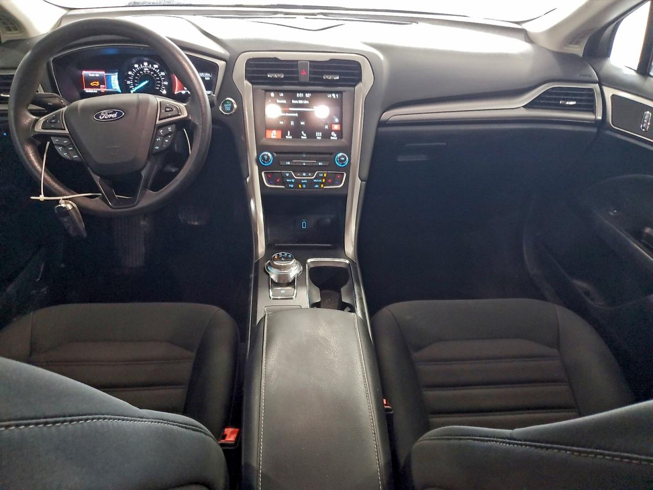 Ford Fusion Se Image 8