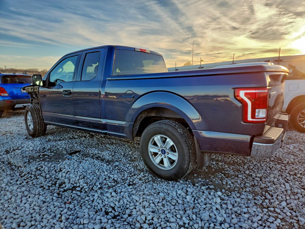 Ford F-150 Super Cab Image 4