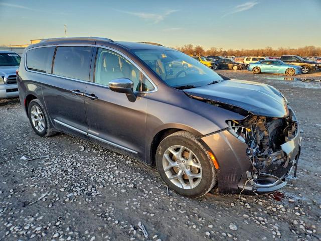 Chrysler Pacifica Limited Image 11