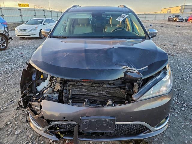 Chrysler Pacifica Limited Image 10