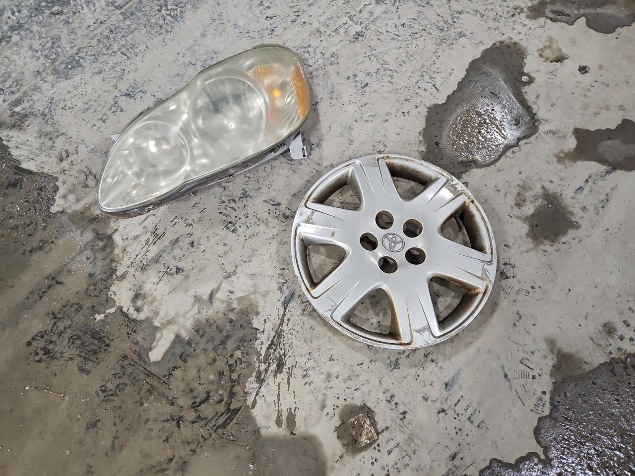 Toyota Corolla Ce Image 11