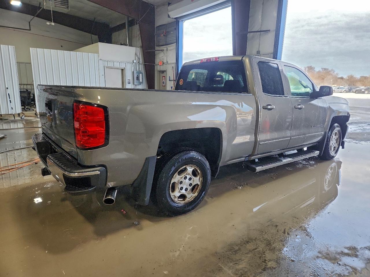 Chevrolet Silverado C1500 Lt Image 9