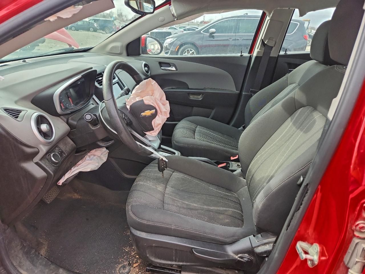 Chevrolet Sonic Lt Image 2