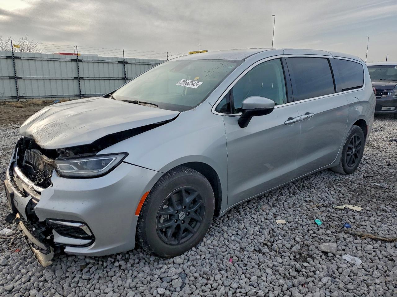 Chrysler Pacifica Touring L Image 1