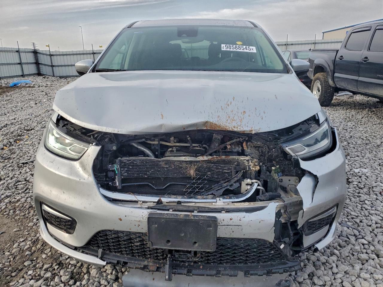 Chrysler Pacifica Touring L Image 12