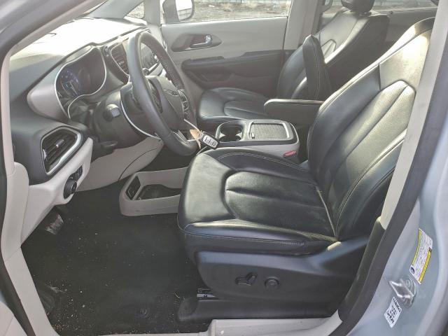 Chrysler Pacifica Touring L Image 8