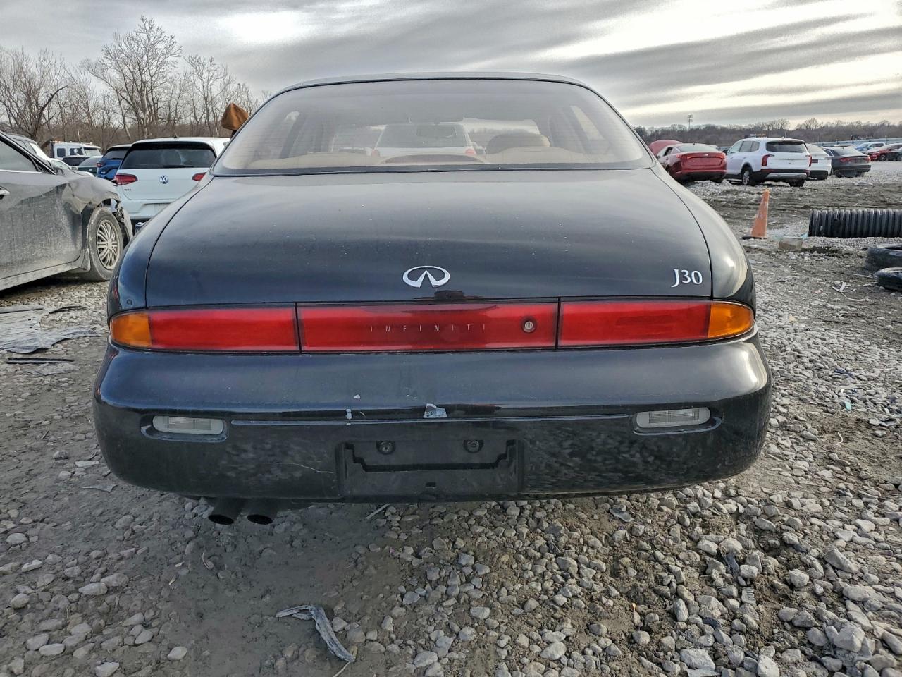 INFINITI J30 Image 8