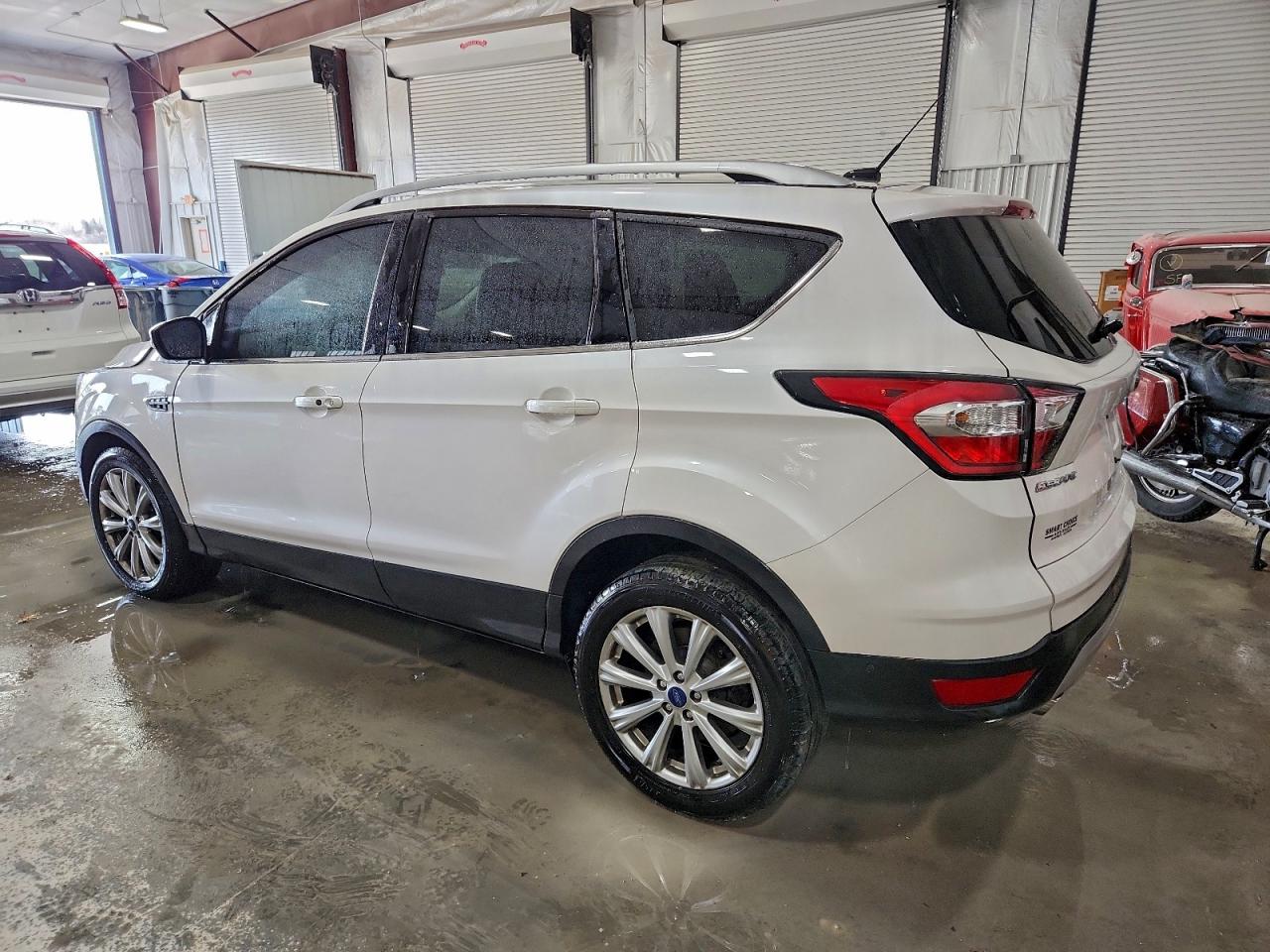 Ford Escape Titanium Image 2