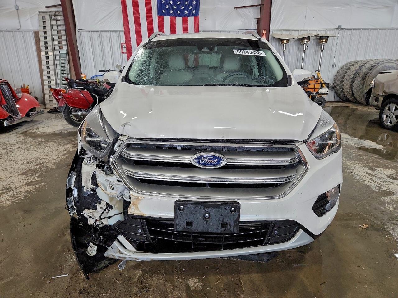 Ford Escape Titanium Image 4