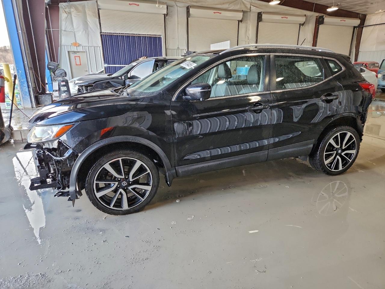 Nissan Rogue S Image 1