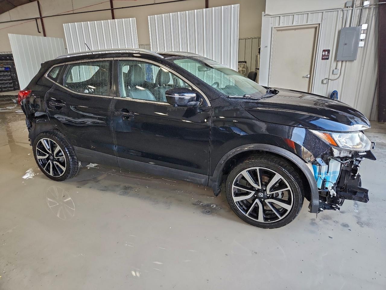 Nissan Rogue S Image 3