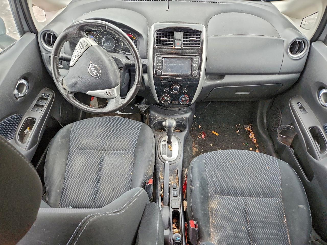 Nissan Versa S Image 8