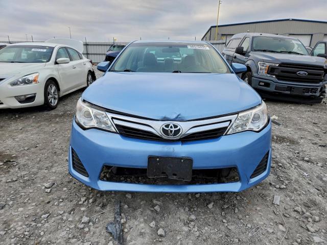 Toyota Camry Base Image 6