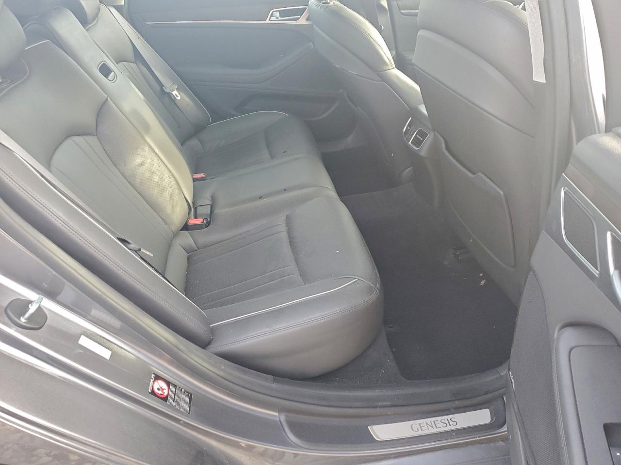 Hyundai Genesis 3.8l Image 2