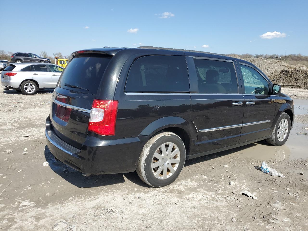 Chrysler Minivan Touring Image 2