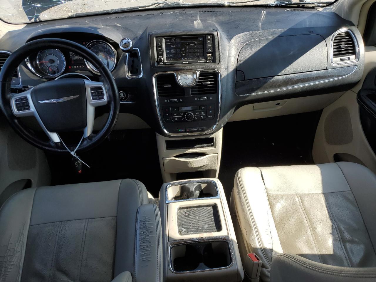 Chrysler Minivan Touring Image 13