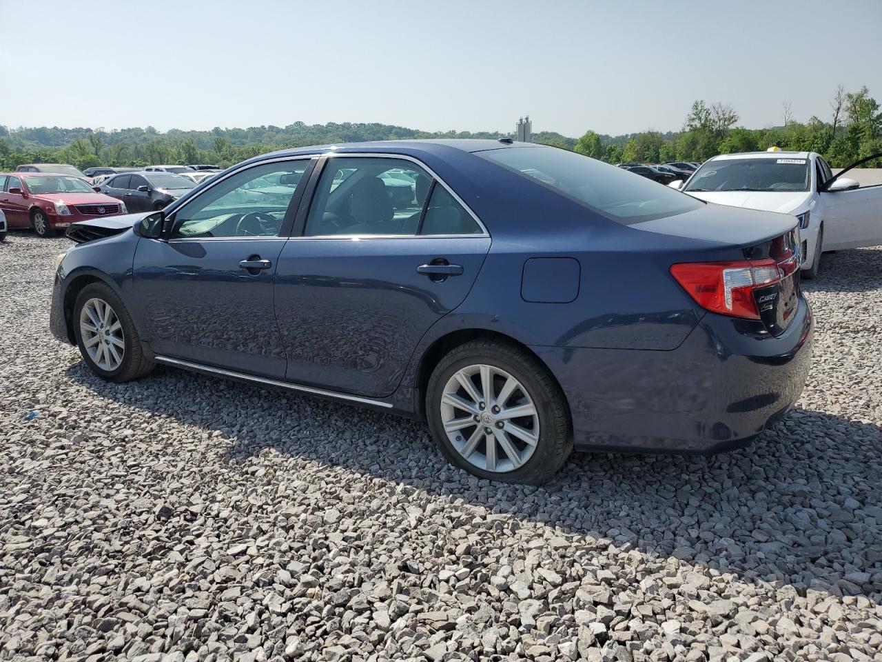 Toyota Camry L Image 2