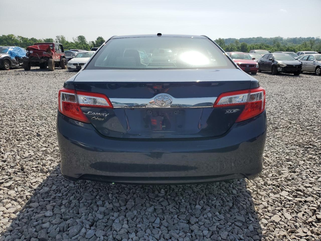 Toyota Camry L Image 3