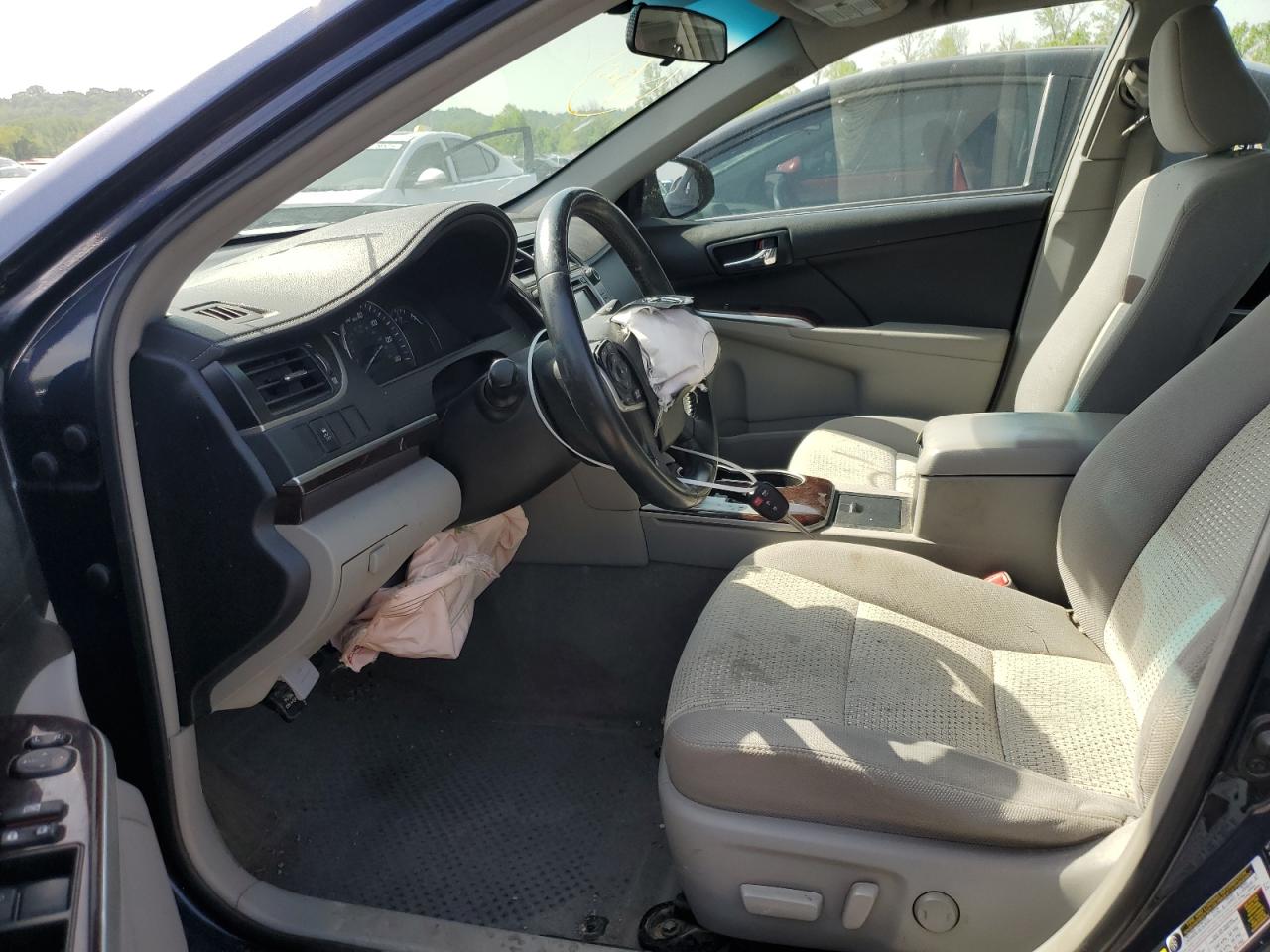 Toyota Camry L Image 7