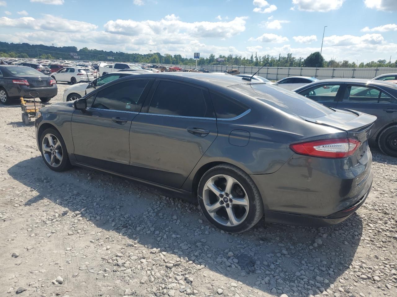 Ford Fusion Se Image 3