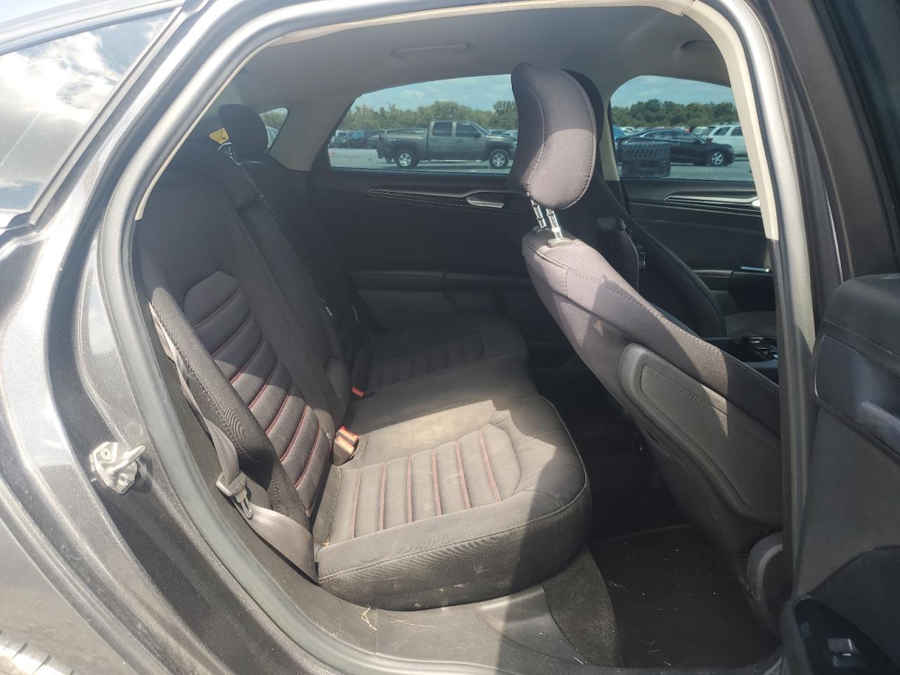 Ford Fusion Se Image 5