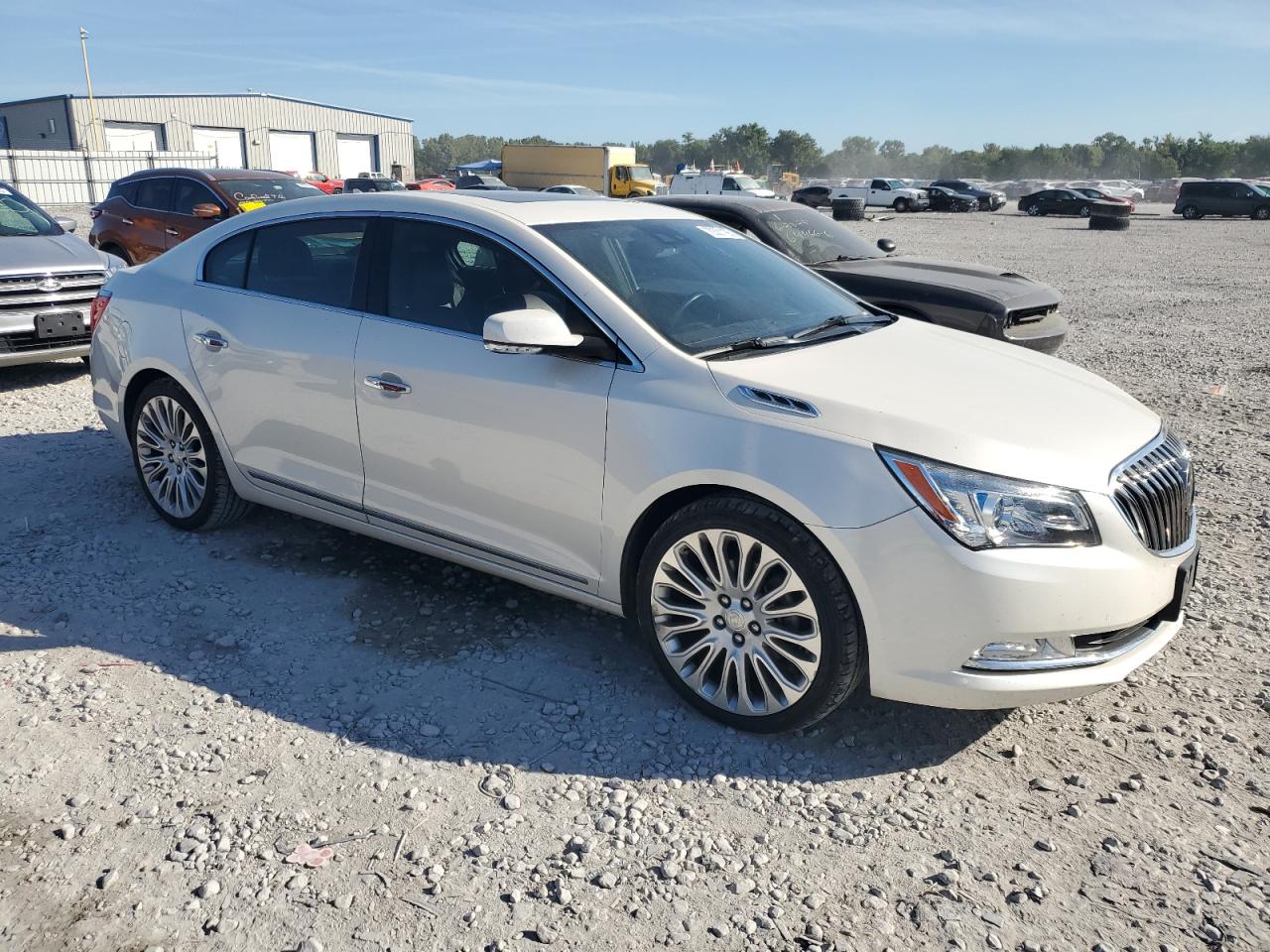 Buick LaCrosse Touring Image 3