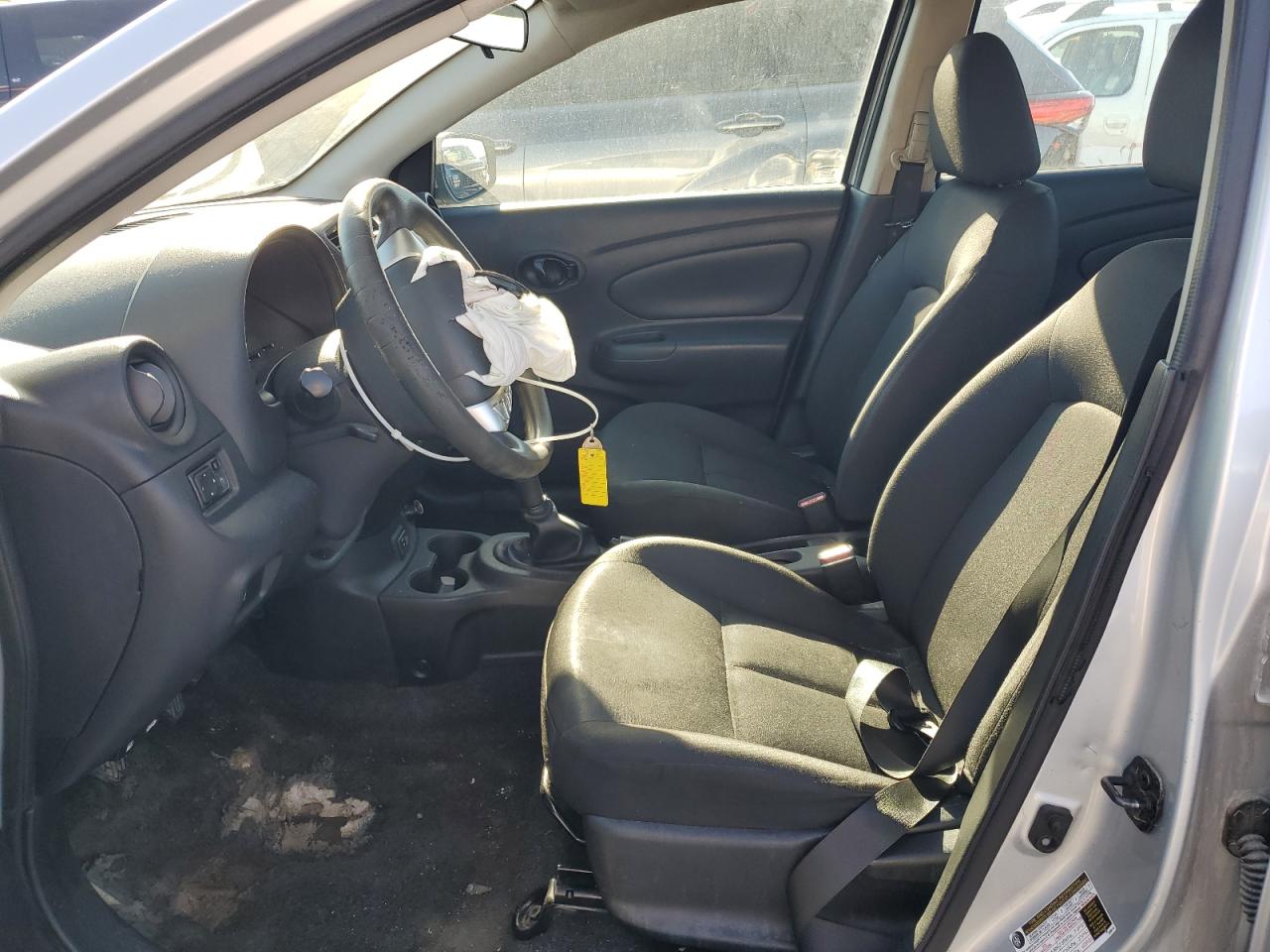 Nissan Versa S Image 4
