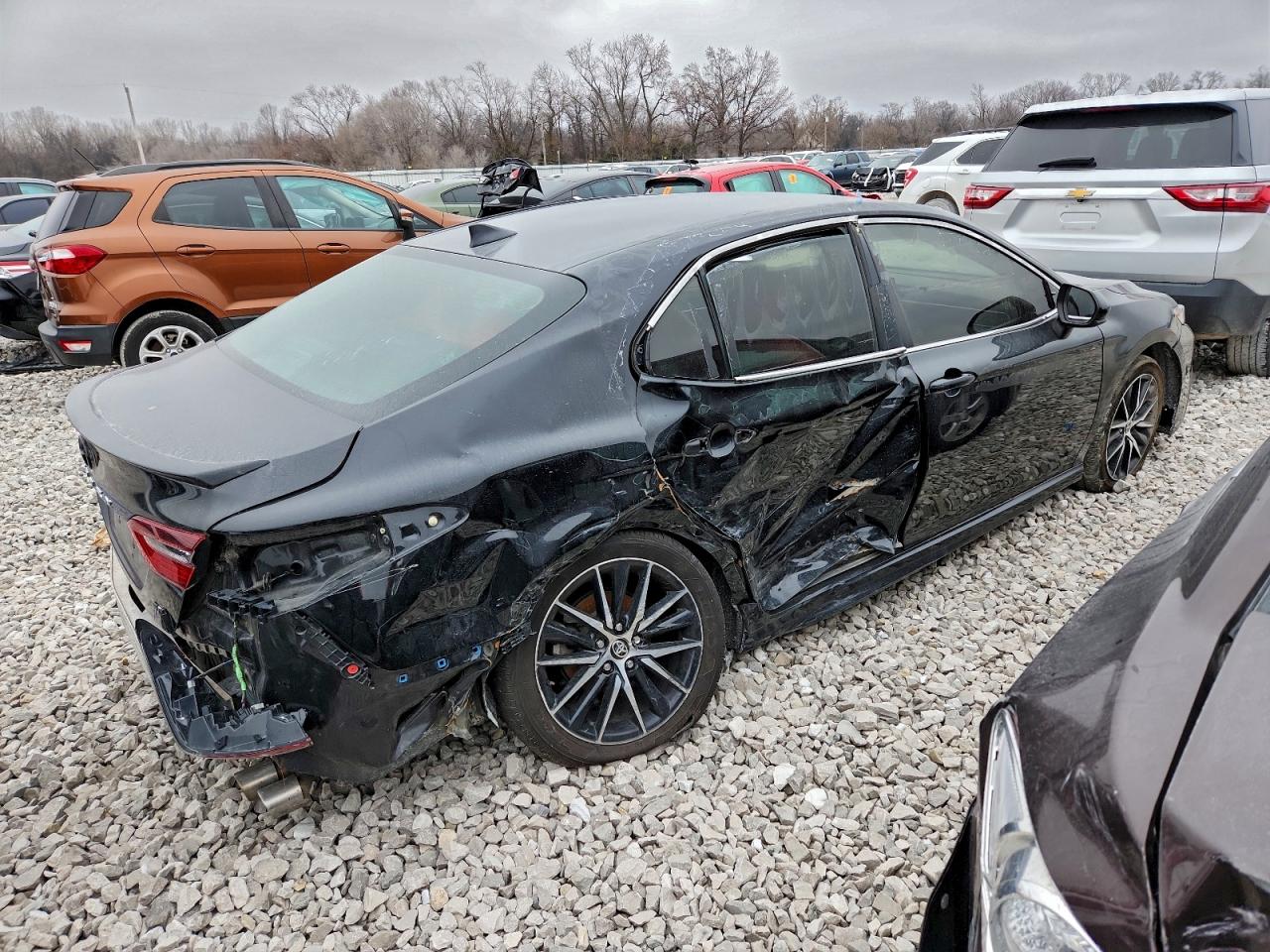 Toyota Camry Se Image 10