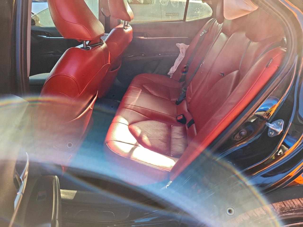 Toyota Camry Se Image 6