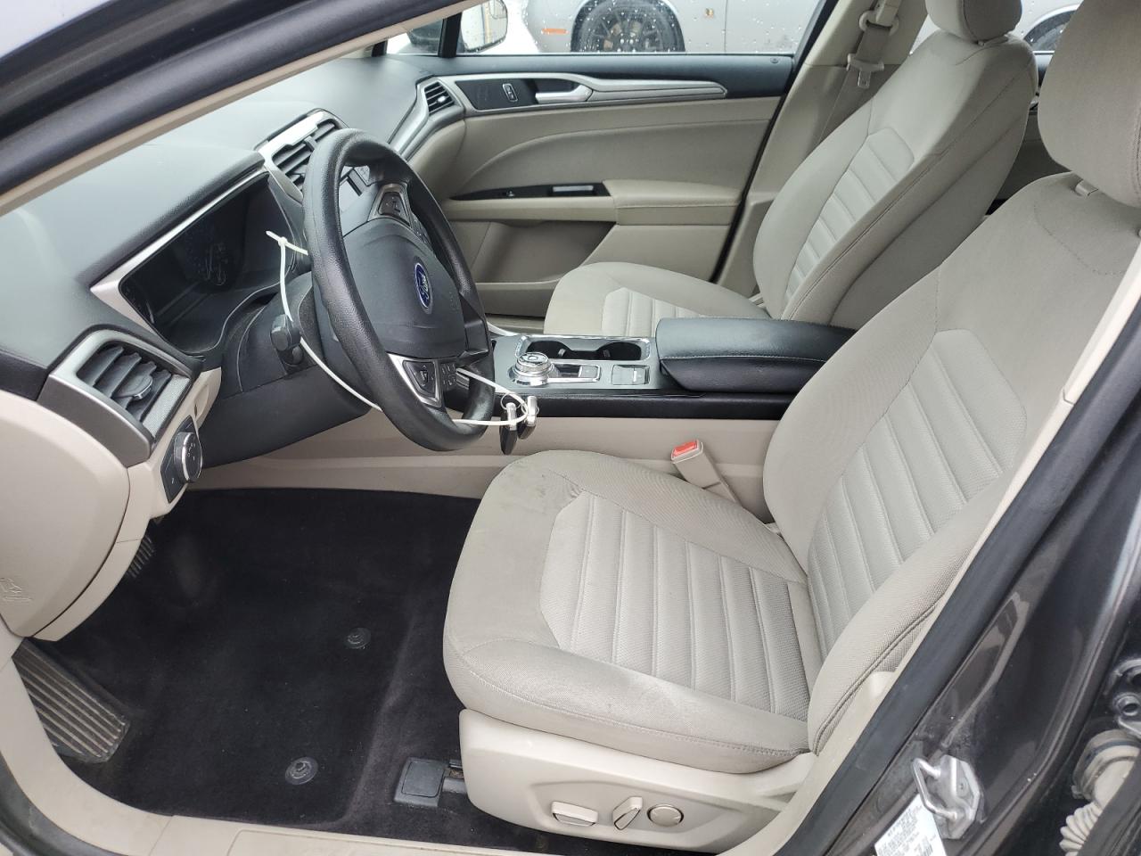 Ford Fusion Se Image 11