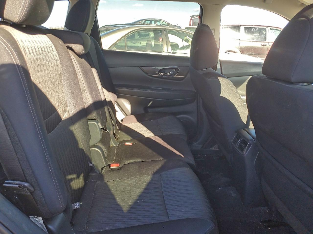 Nissan Rogue S Image 8