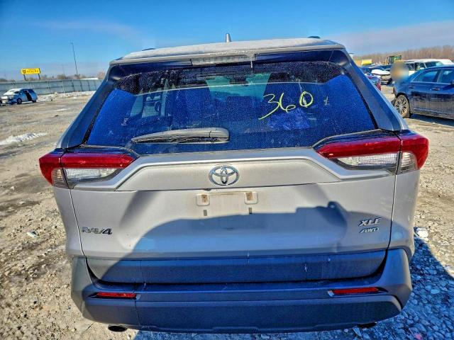 Toyota RAV4 Xle Premium Image 2