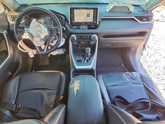 Toyota RAV4 Xle Premium Image 8