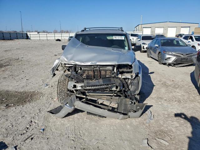 Jeep Commander Sport Image 4